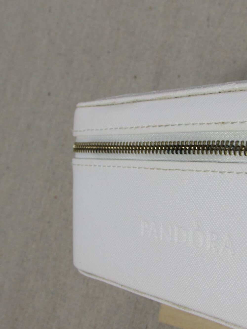 Pandora White Travel Jewelry Box Embossed Floral Gold Zipper Gray Velvet Lining - Picture 3 of 16